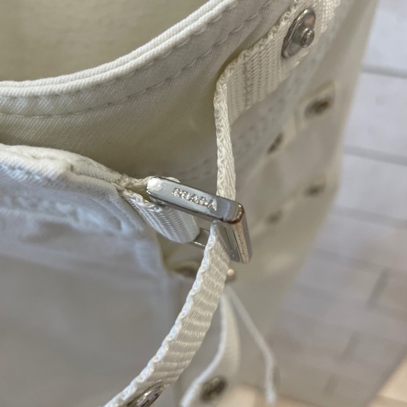 PRADA skirt! Like new! Size 42 = 8 US - Picture 3 of 7